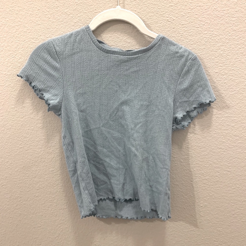PacSun baby blue pattern crop top